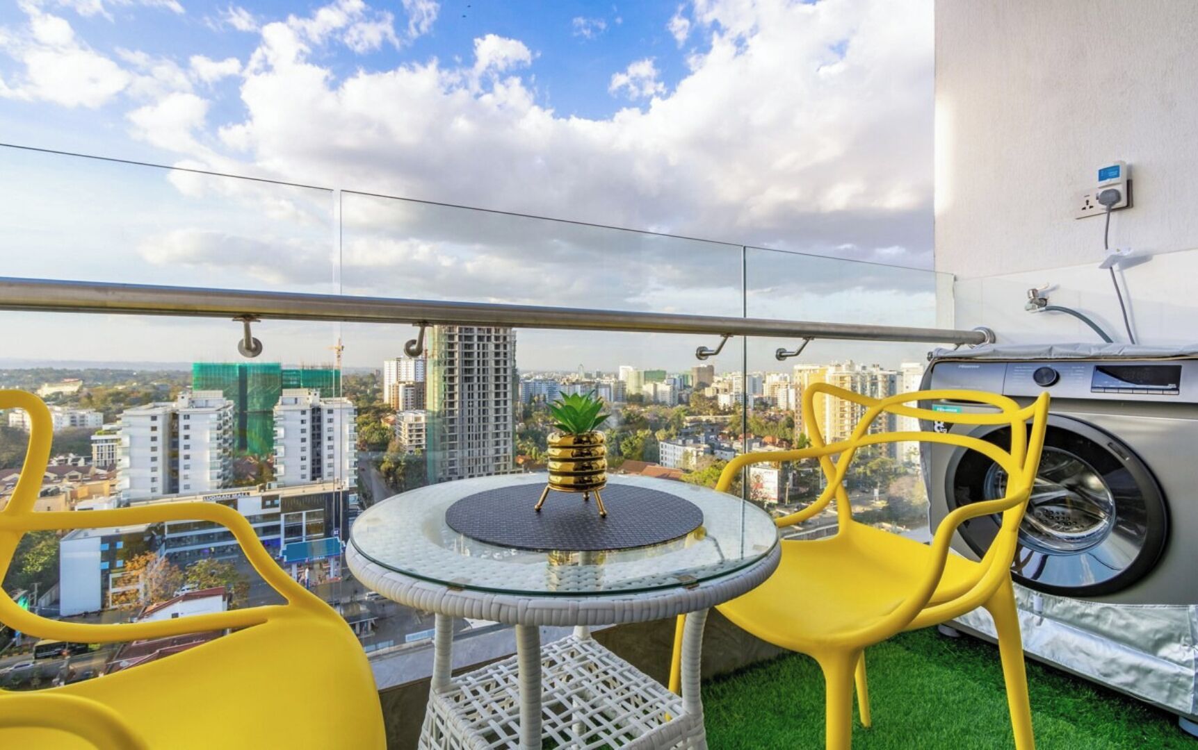 Deluxe-Apartment, Balkon, Stadtblick | Speisen im Freien