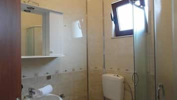 Superior Apartment, Partial Sea View | Bathroom