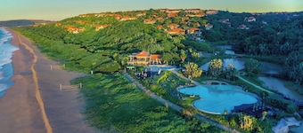 Ultra-Luxury 4-Bedroom en-suite self catering Villa in Zimbali Coastal Resort