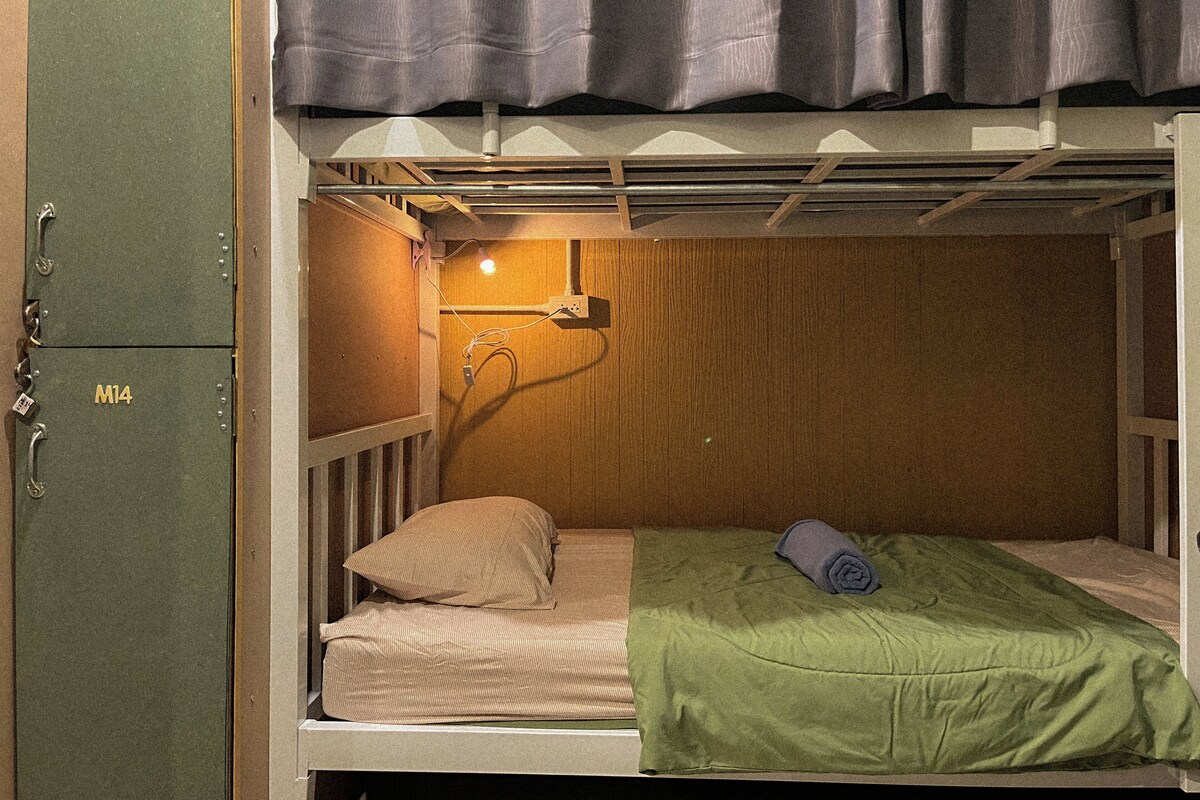 Literie de qualité, lit avec matelas en mousse à mémoire