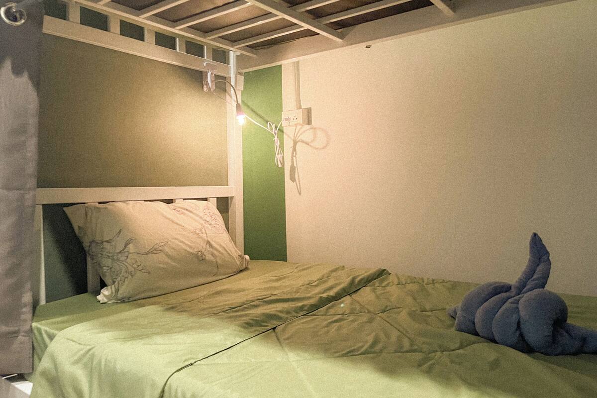 Ropa de cama de alta calidad y camas con efecto memoria 