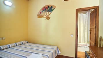 Iron/ironing board, WiFi, bed sheets, wheelchair access
