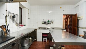 茶具/咖啡用具、冰箱、微波炉、烤箱