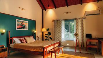 4 bedrooms, WiFi, bed sheets