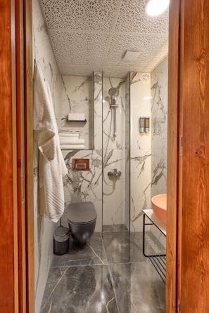 Double Room, Courtyard View | Bilik Mandi