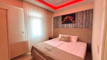 Apartamento clássico, sacada, vista para a cidade | Wi-Fi de cortesia