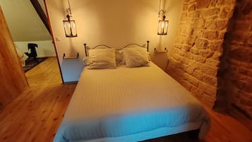 WiFi, bed sheets