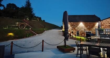 Chambres d'hÎtes « Sans Chichi Chambres Et Table » avec terrasse, jardin partagés et Wi-Fi