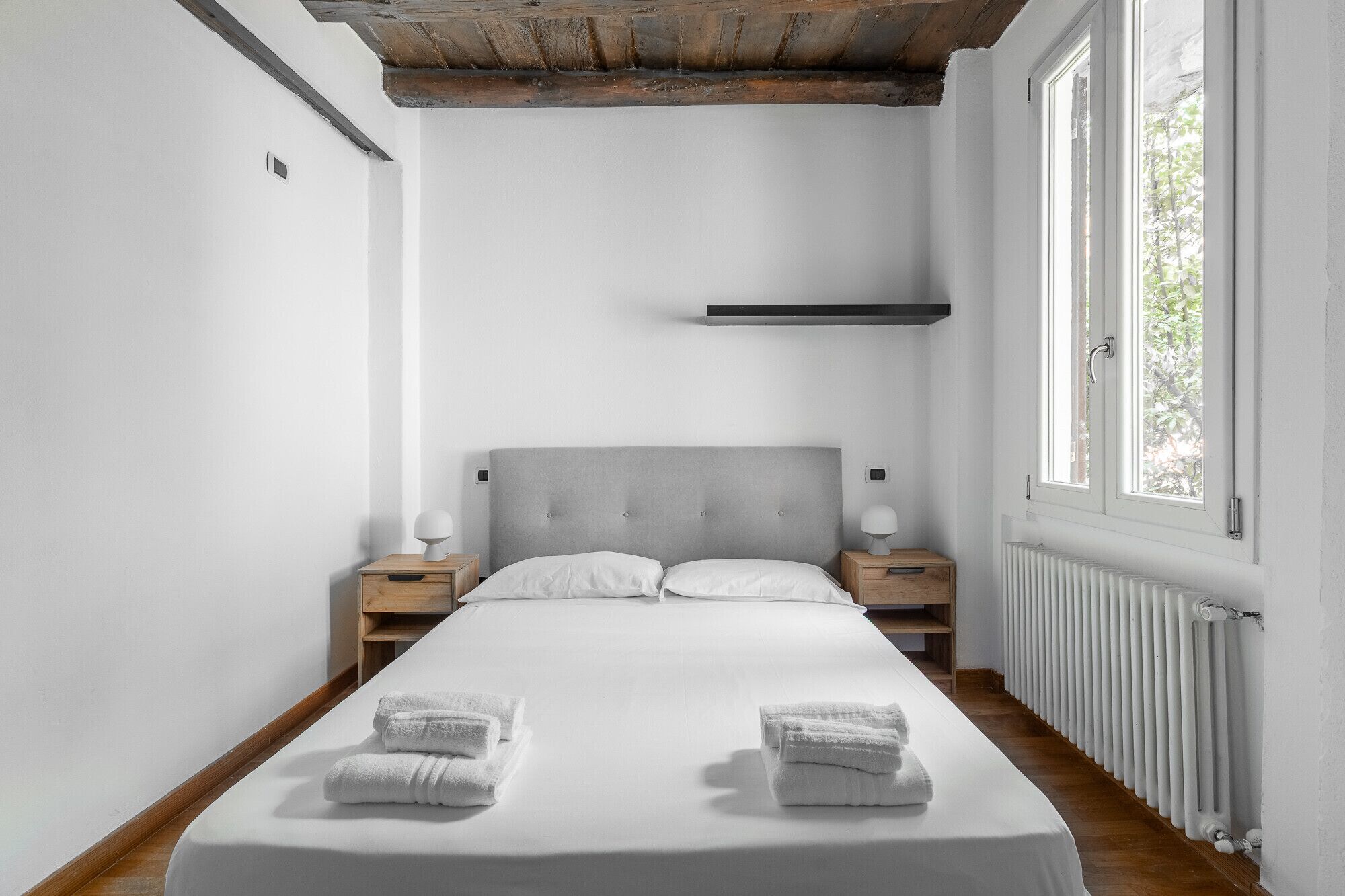 Iron/ironing board, free WiFi, bed sheets