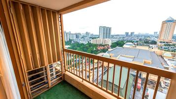 Deluxe Studio, City View | Balcony