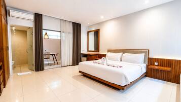 Junior Suite | Desk, laptop workspace, free WiFi
