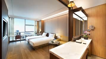 Desk, laptop workspace, free WiFi, bed sheets