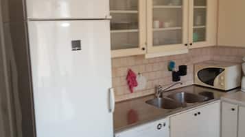 Apartment, 2 Bedrooms, Smoking, Balcony | Interior