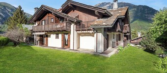 Family Apartment Steps From Ski Lifts