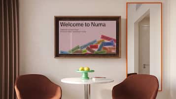 Premium bedding, in-room safe, laptop workspace, blackout curtains