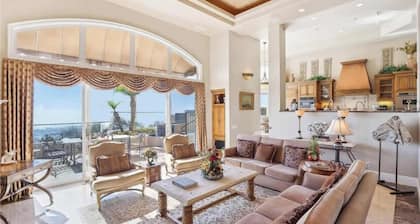 @marbella Lane - Prestige 3BR w/ Pool & Ocean View