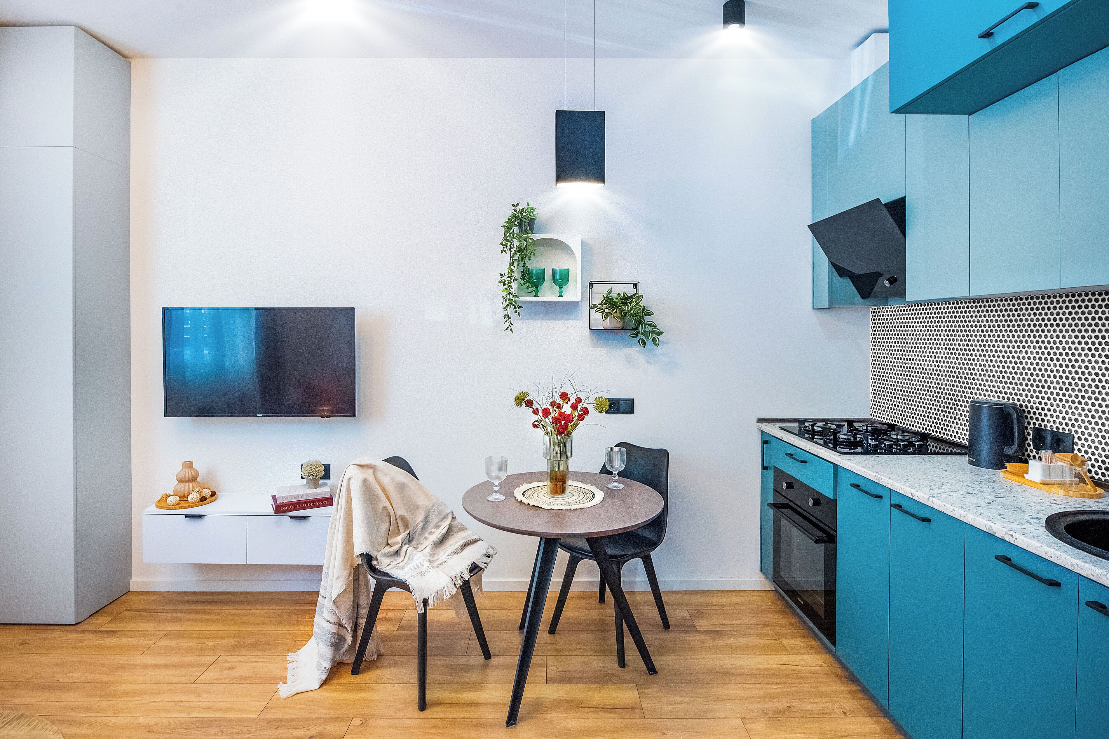 Apartment, Blick auf den Innenhof | Eigene Küche