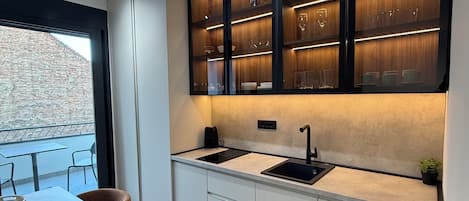 Deluxe Apartment, Balcony, City View | Private kitchen