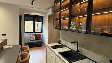 Apartemen Mewah, balkon, pemandangan kota | Interior