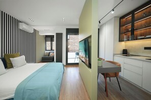 Desk, laptop workspace, soundproofing, iron/ironing board - Tulum Apart Belgrade 2 (Beograd)