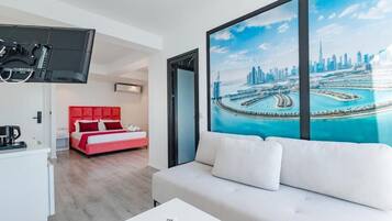 Superior Suite, Balcony, Sea Facing | Living area