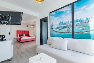 Superior Suite, Balcony, Sea Facing | Living area