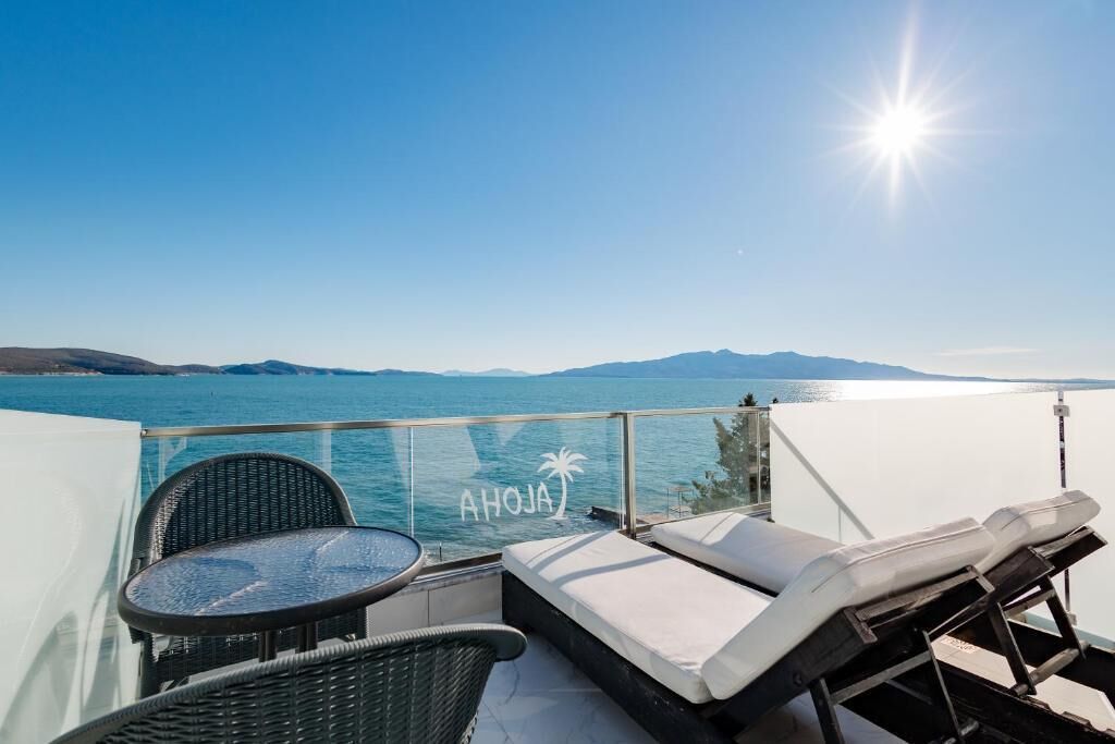 Suite Deluxe, balcon, au bord de la plage | Terrain de l’hébergement 
