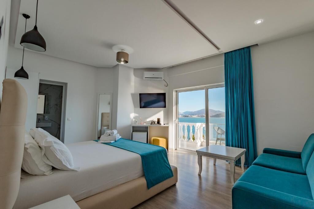Doppia Deluxe, balcone, vista mare | Insonorizzazione, ferro/asse da stiro, Wi-Fi gratuito