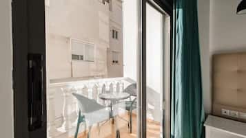 Double Room, Balcony, Courtyard View | Interior
