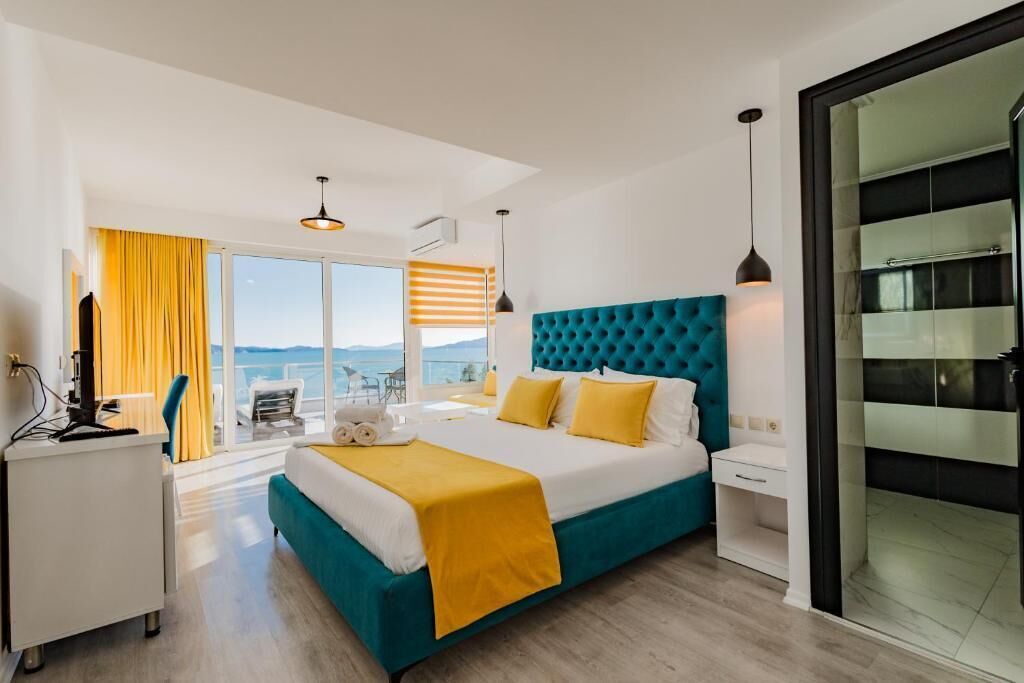 Superior Suite, Balcony, Beachfront | Soundproofing, iron/ironing board, free WiFi