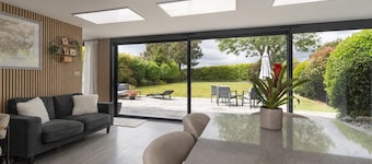 Modern coastal retreat – 5 bed home offering space and style for up to 12 guests