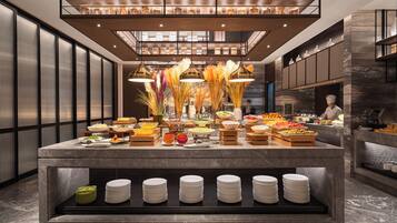 Free daily buffet breakfast