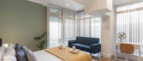 2 室のベッドルーム、アイロン / アイロン台、WiFi、ベッドシーツ