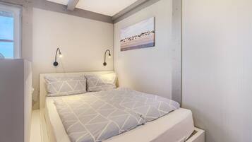 WiFi, bed sheets