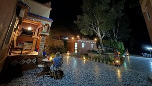 Tempat makan outdoor