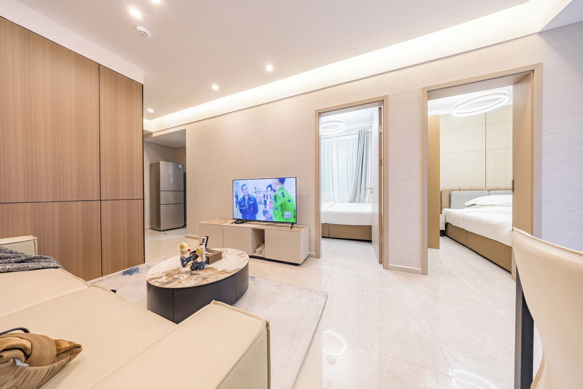 Superior Suite, Balcony, Garden View | Desk, laptop workspace, blackout curtains, soundproofing