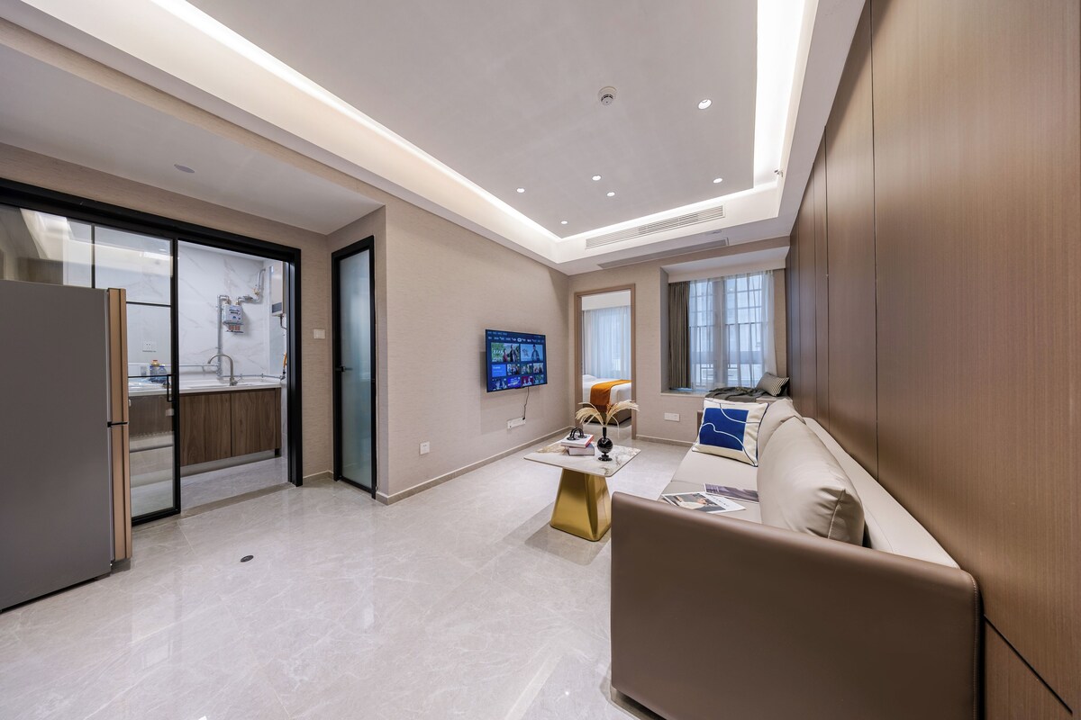 Comfort Suite, Balcony, City View | Desk, laptop workspace, blackout curtains, soundproofing