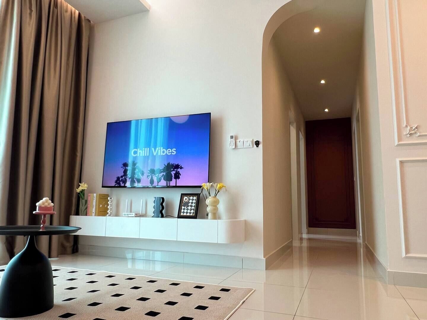 Apartamento, 3 quartos, vista para a cidade | Área de estar | Mesa de pingue-pongue