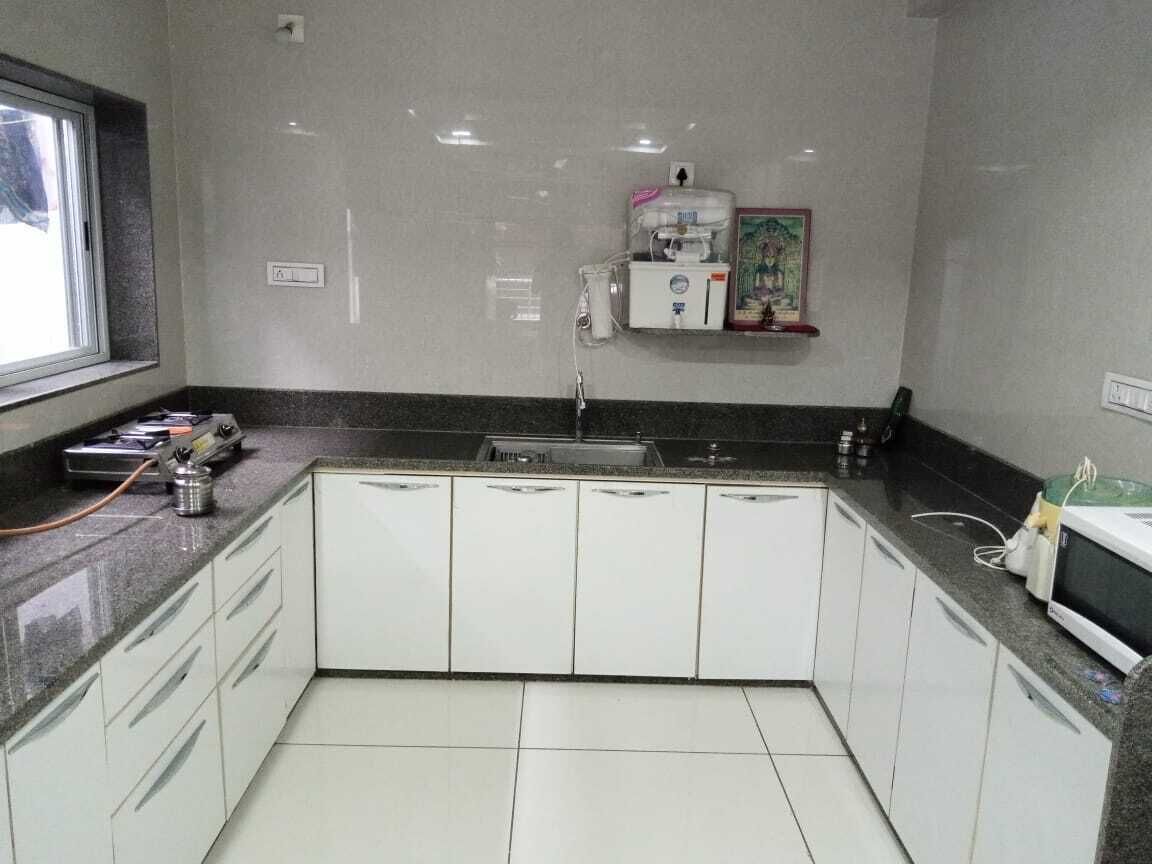 Kühlschrank, Mikrowelle, Ofen, Kochgeschirr/Geschirr/Besteck