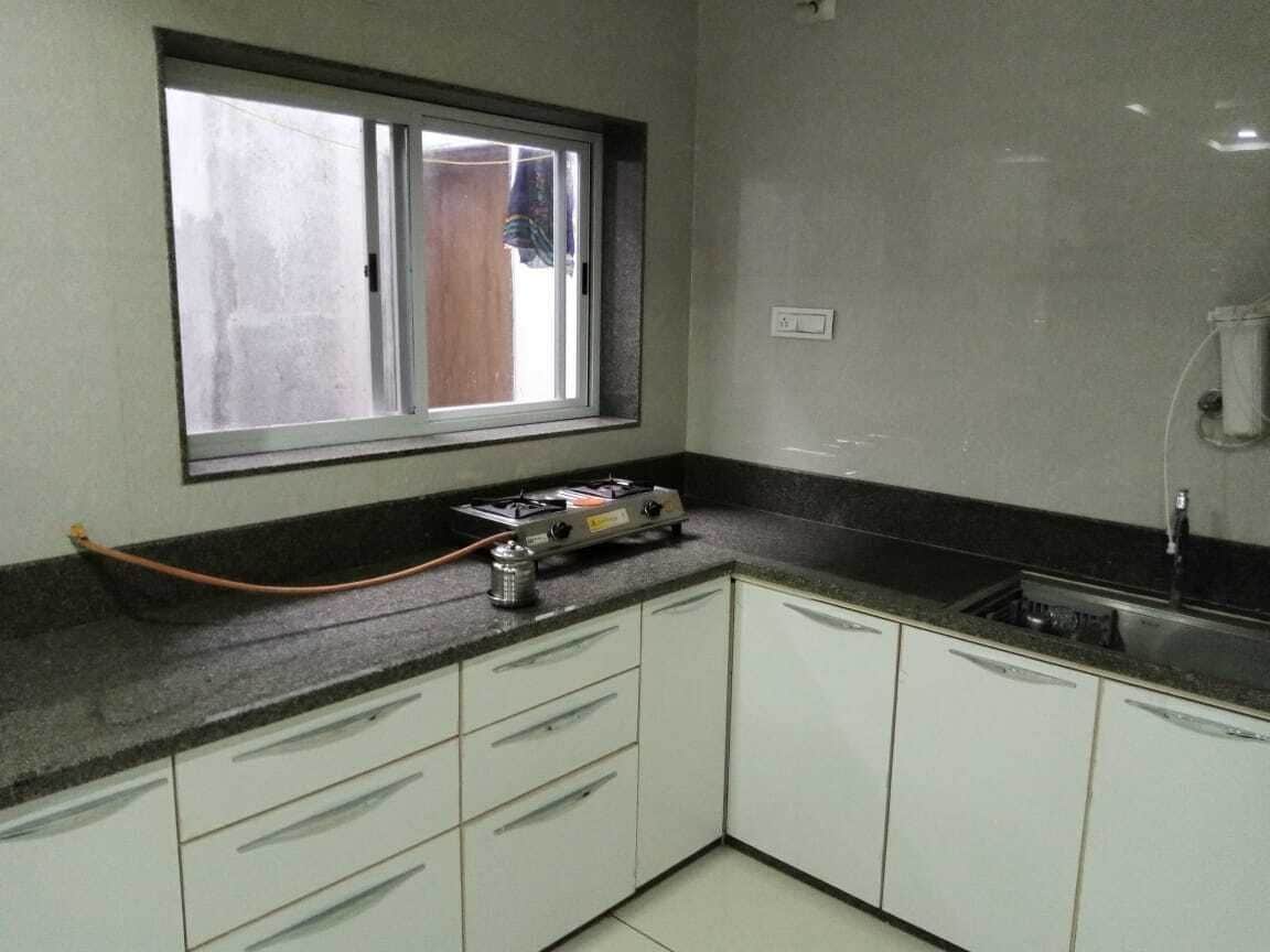 Fridge, microwave, oven, cookware/dishes/utensils