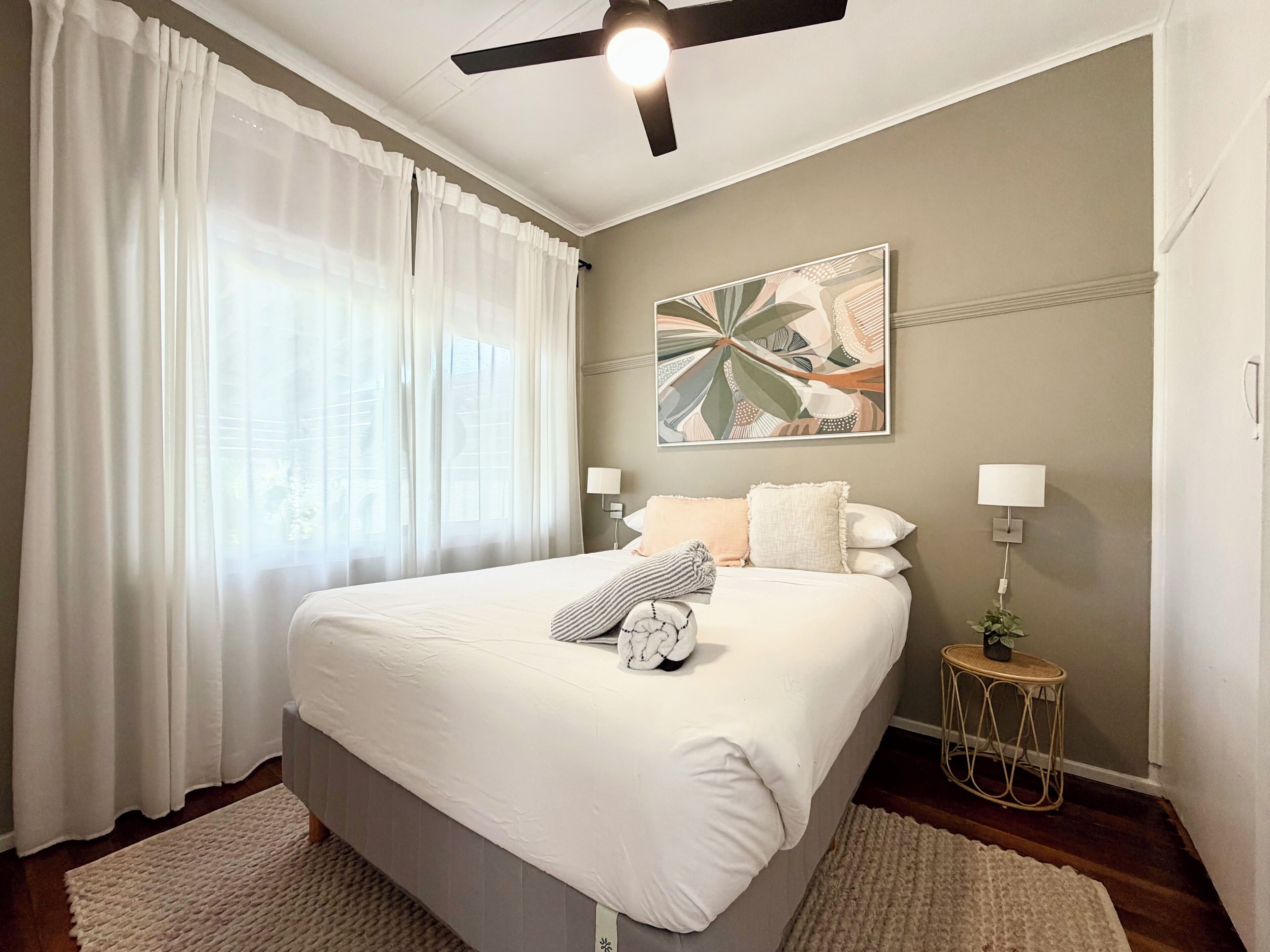 2 bedrooms, iron/ironing board, WiFi