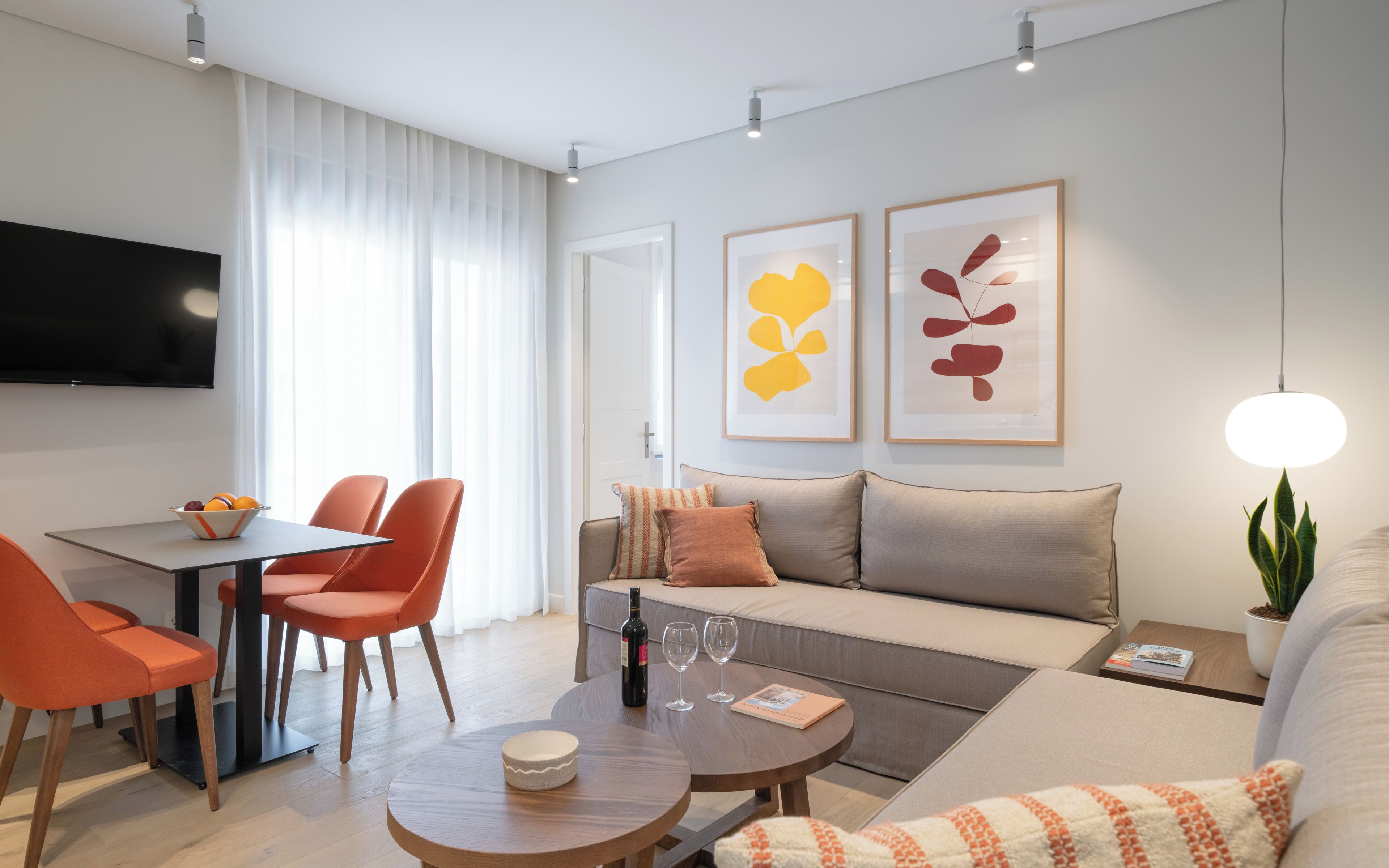 Deluxe Apartment, Balcony, City View | Living area