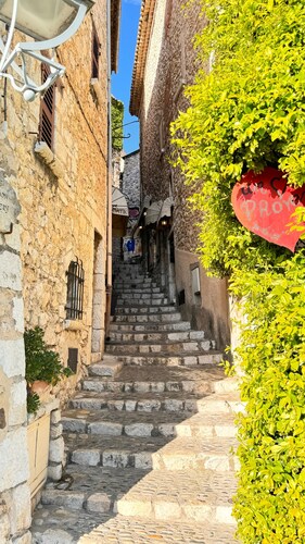 In the heart of the historic village, you'll find absolute peace and quiet.