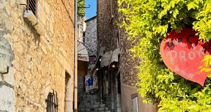 In the heart of the historic village, you'll find absolute peace and quiet.