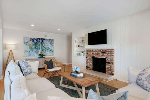 Oak & Ivy Cottage - Heart of Montecito