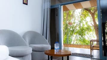 Habitación doble, balcón, vista al jardín | Terraza o patio