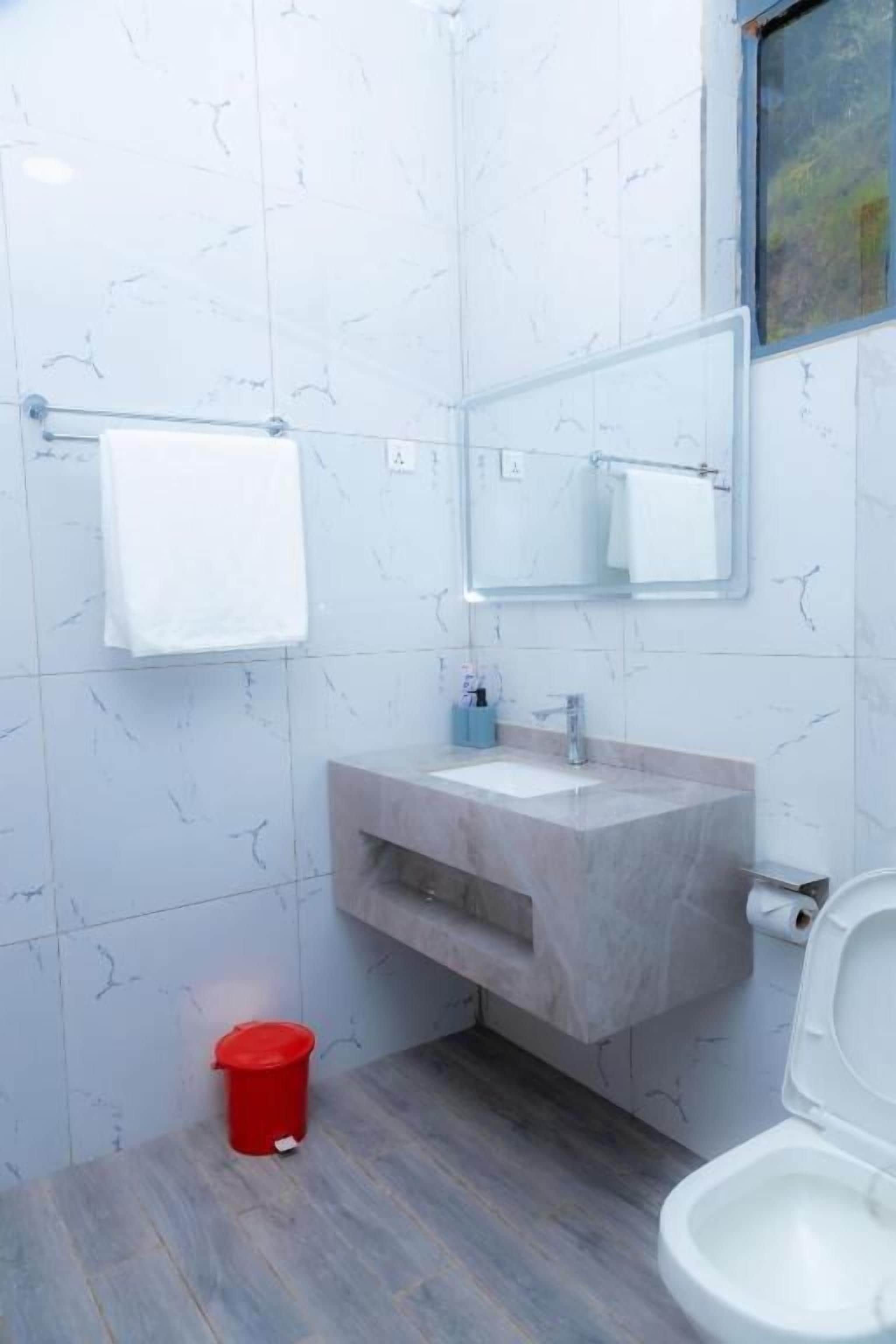 Bungalow, Balcony, Garden View | Bathroom