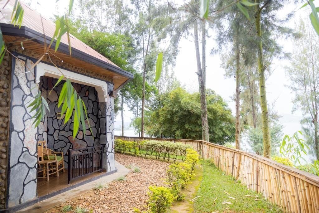 Bungalow, Balcony, Garden View | Property grounds