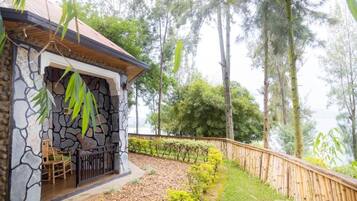 Bungalow, Balcony, Garden View | Property grounds
