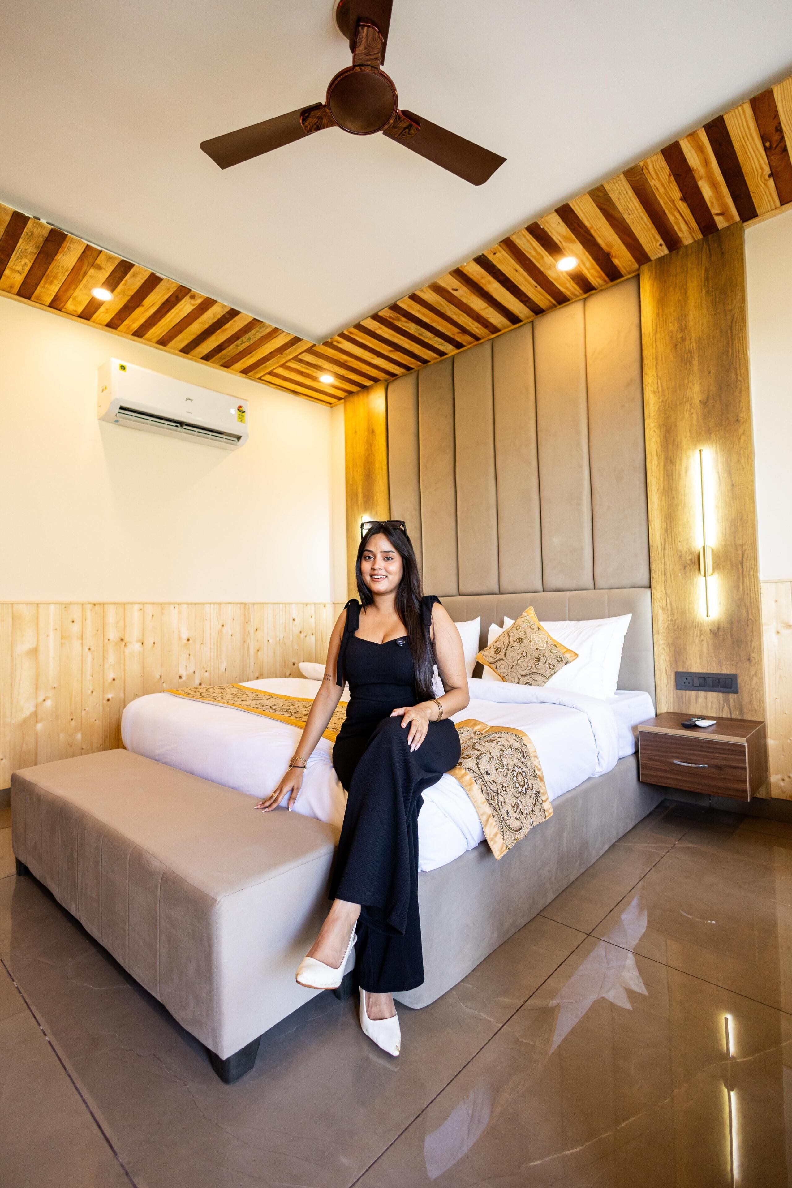 Elite Room, Balcony, Garden View | Desk, laptop workspace, free WiFi